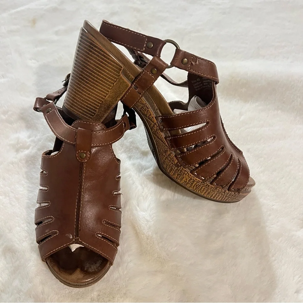 Dansko Brown‎ Leather Flats